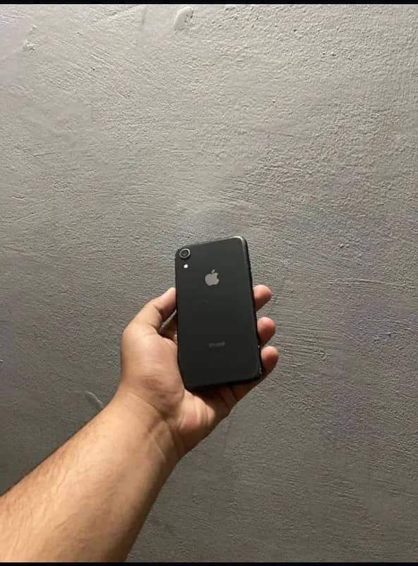 iphone xr 64Gb singal sim approved Pta with box 3