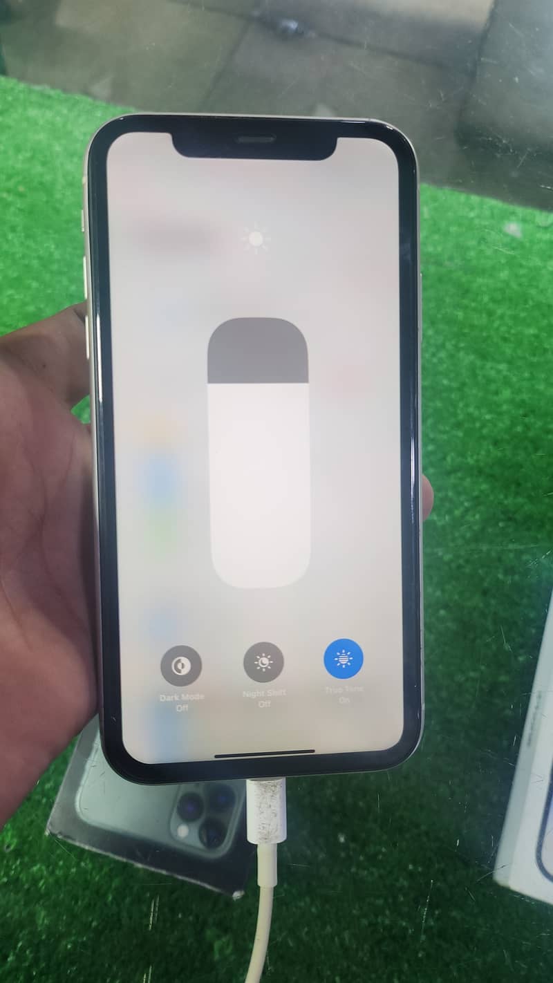 iphone 11 128GB PTA Approve display Msg 7