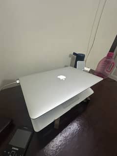 Macbook Pro 2015 15" 16/512 Best for video Editing