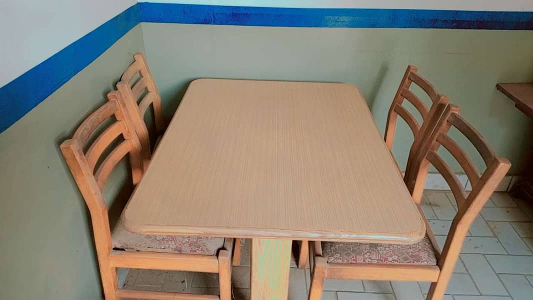 Formica wooden small centre dining table with 4 chairs 0