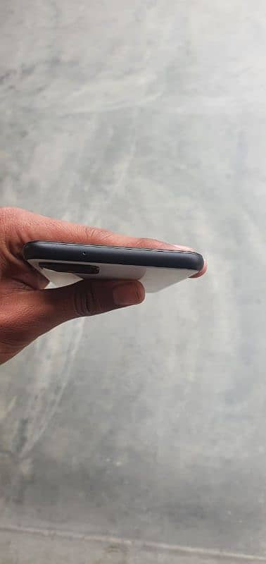 I am selling Google pixel 4xl 6gb 64gb exchange be ho jay ga 1