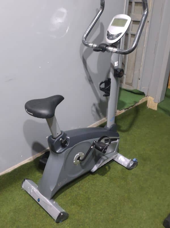 HOME GYM EQUIPMENT, PLATES, RODS, BENCHES WEIGHT, SPIN BIKE, EXERCISE 2