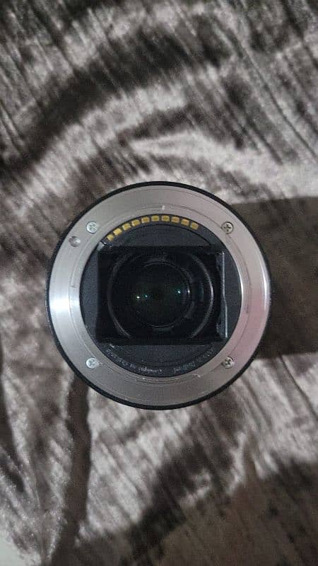 Sony full frame 28mm f2 lens 4