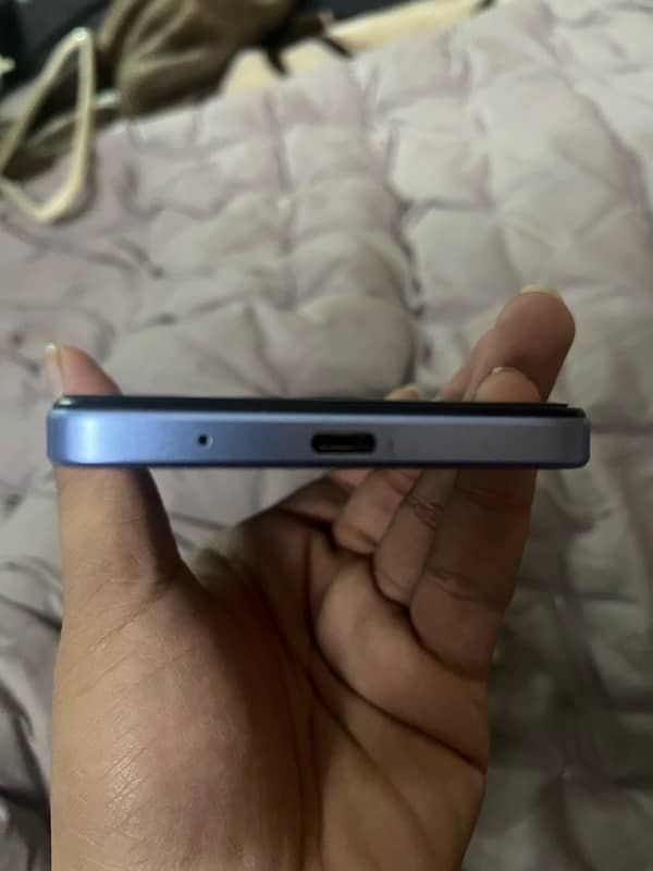 Selling redmi A3 in neat and clean condition 7