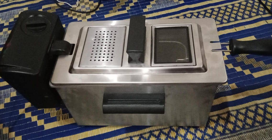 Sinbo Deep fryer (SDF-3818) 1