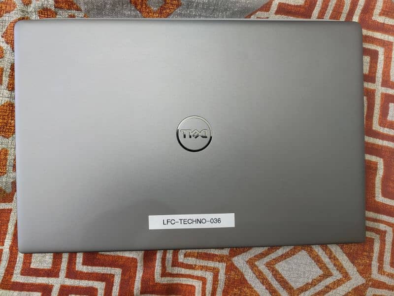 Dell Latitude 3301 i7 8th 0