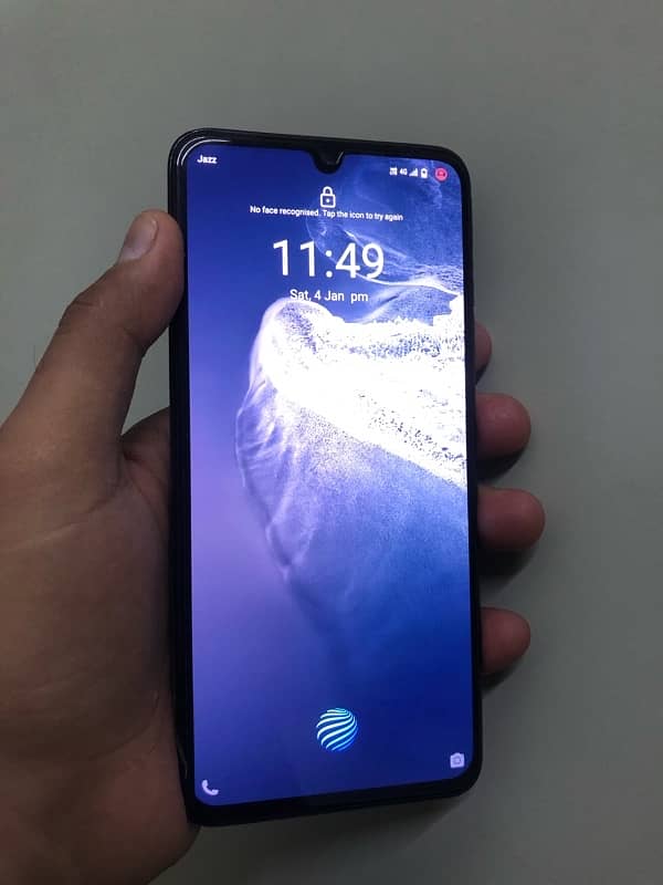 Vivo v21 8+4/128Gb 1