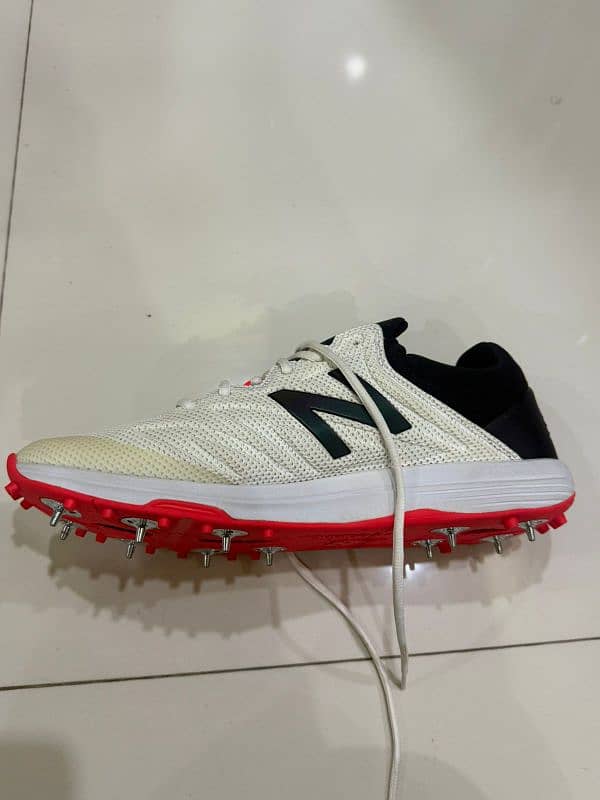 spikes brand new 4