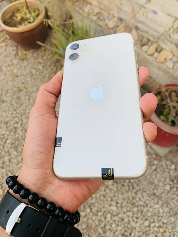 iPhone  11 Jv White 3