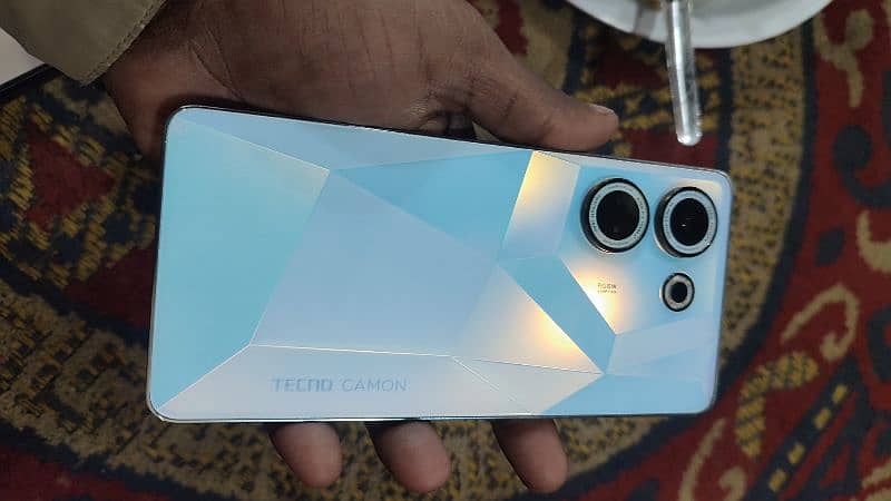 Tecno camon 20 : 6 / 128 Fresh condition 10 by 10 0