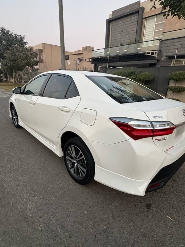 Toyota Corolla Altis 2022 4