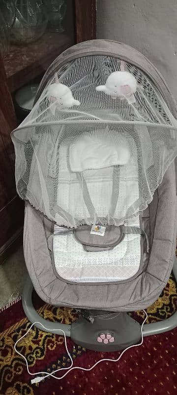 brand new Mestela baby swing 3 in 1 2