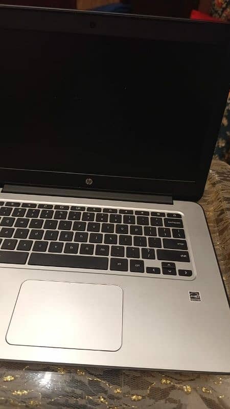 New HP Chromebook 4GB16GB. Whatsapp only. DHA 8