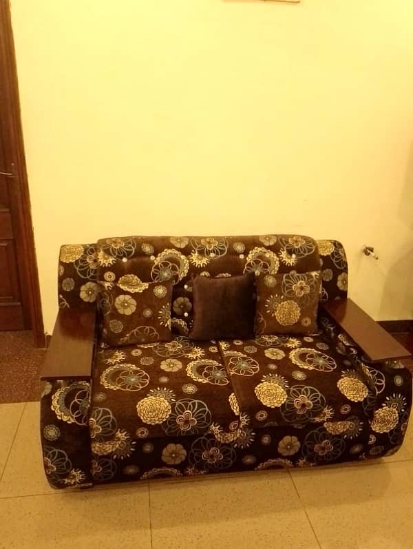 7 seater sofa 0