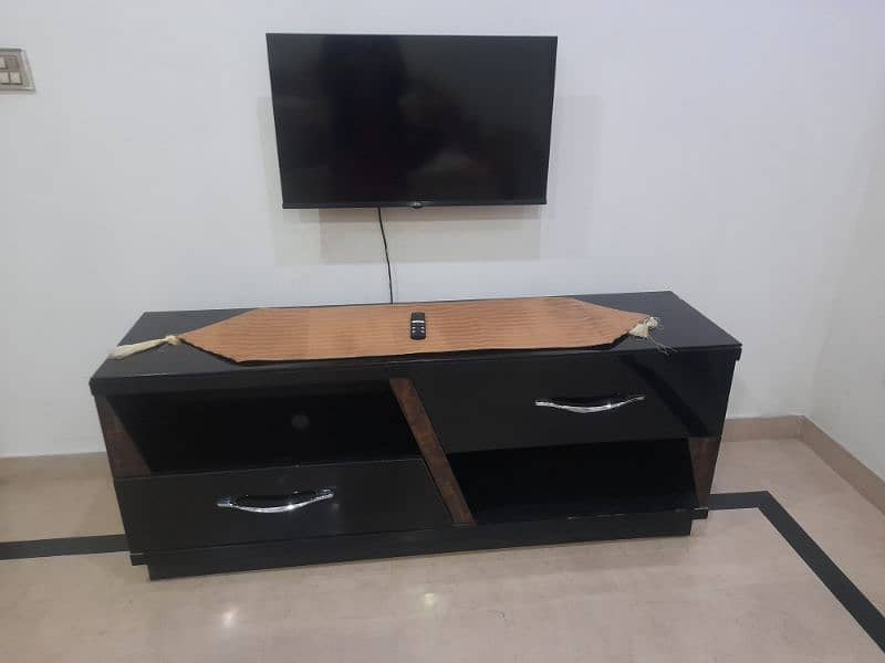 LCD CABINET WITH DRAWERS 0