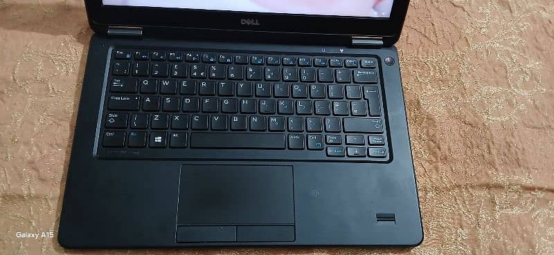 Dell latitude e 7250 1