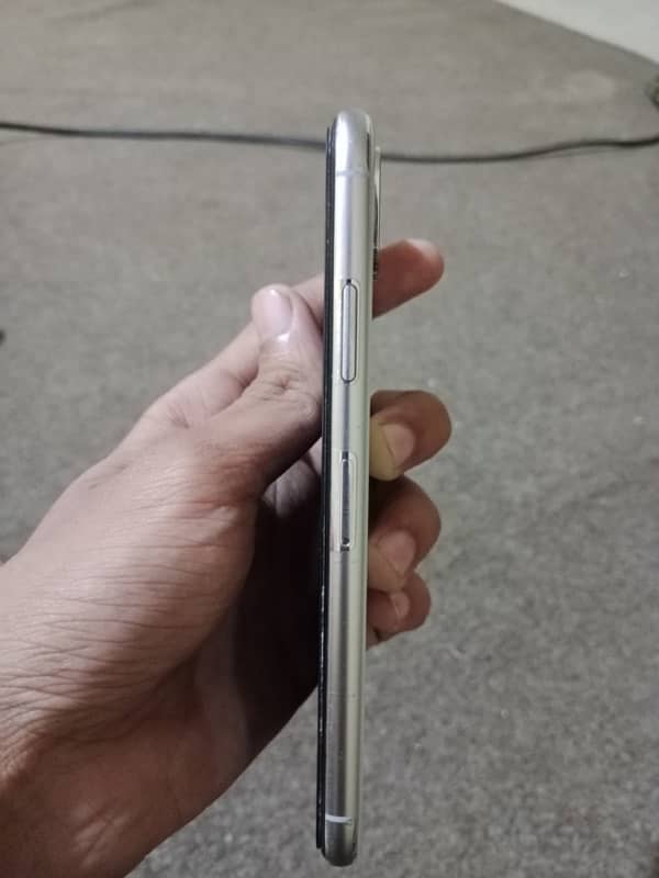 iPhone X for Sale – Excellent Condition (PTA Approved) 3