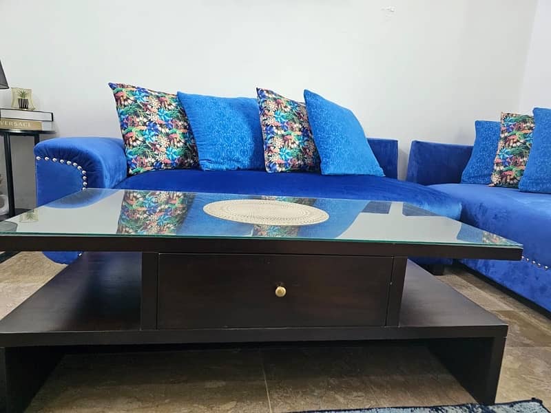 Sofa set with Woden table 0