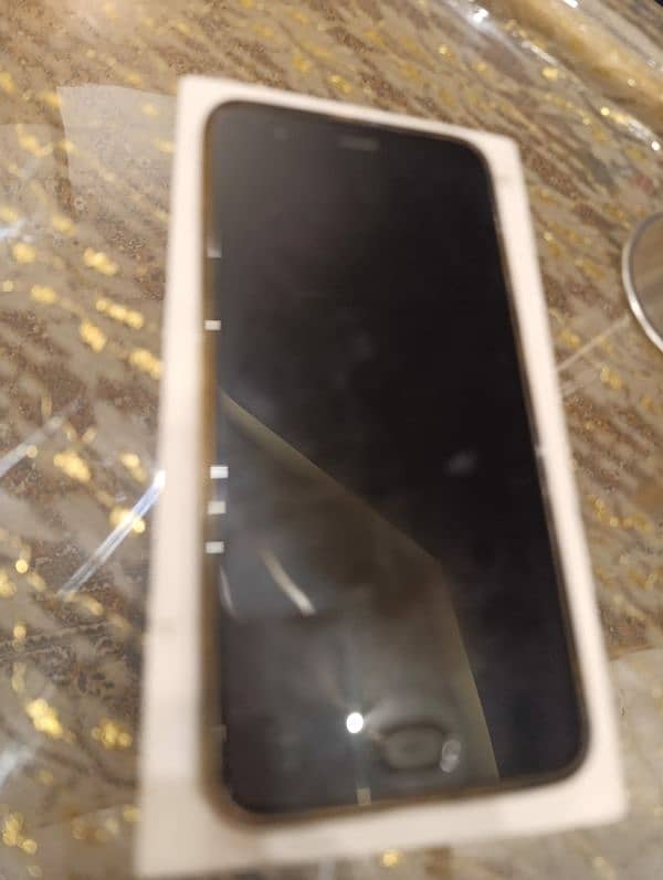 Xiaomi MI6 in mint condition. DHA. Whatsapp only 0