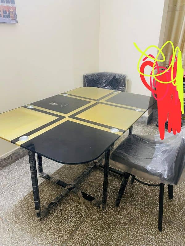 brand new dinning table just 3 months used 4