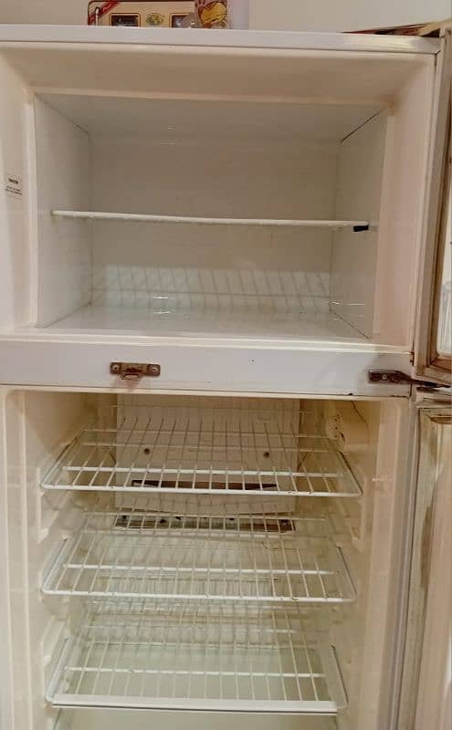 Urgent Sale Sanyo (Japanese Fridge) 3