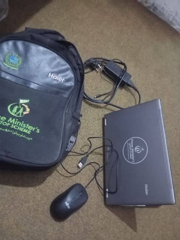 Hair Y11C touchscreen, 8GB ram 1TB rom. . . pm laptop scheme with bag 0