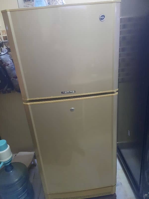 Pel 2100 GG Refrigerator 9 or 10 cbft With Stabiliser and Choki 5