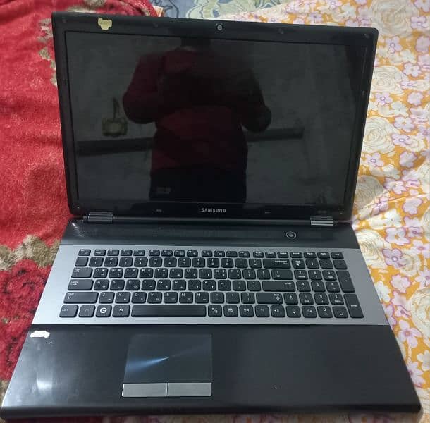 Laptop I. 5 Second generation 4 gb ram 320 hard 2