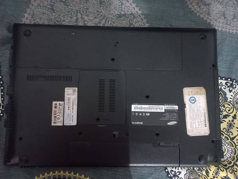 Laptop I. 5 Second generation 4 gb ram 320 hard 3