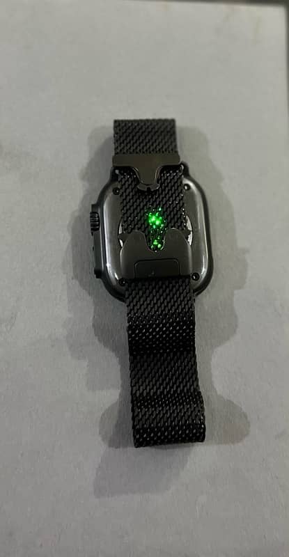 Apple watch ultra 2 49mm Black Ti Case with Titanium Milanese Loop. 7