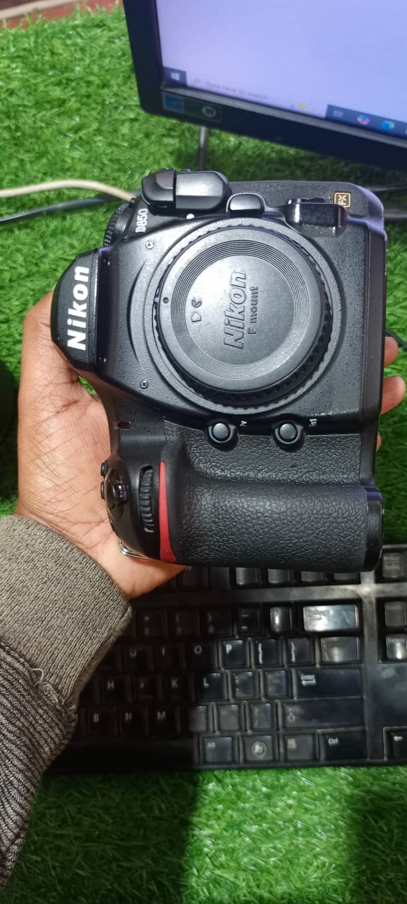 Nikon D850 with 24/70 2.8 & Sigma 85mm 1.4 For Sale 0