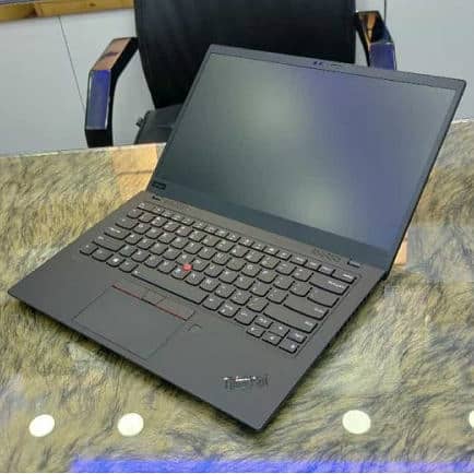 Lenovo x1 Carbon | Ultra Slim Laptop 1