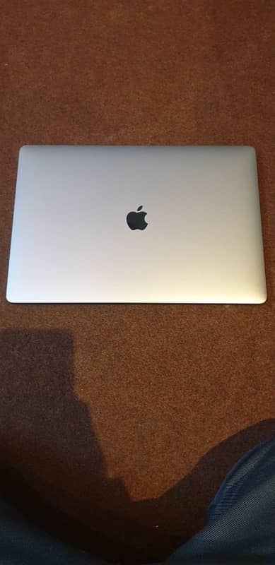 MacBook Pro Core 19 A2141 new 7