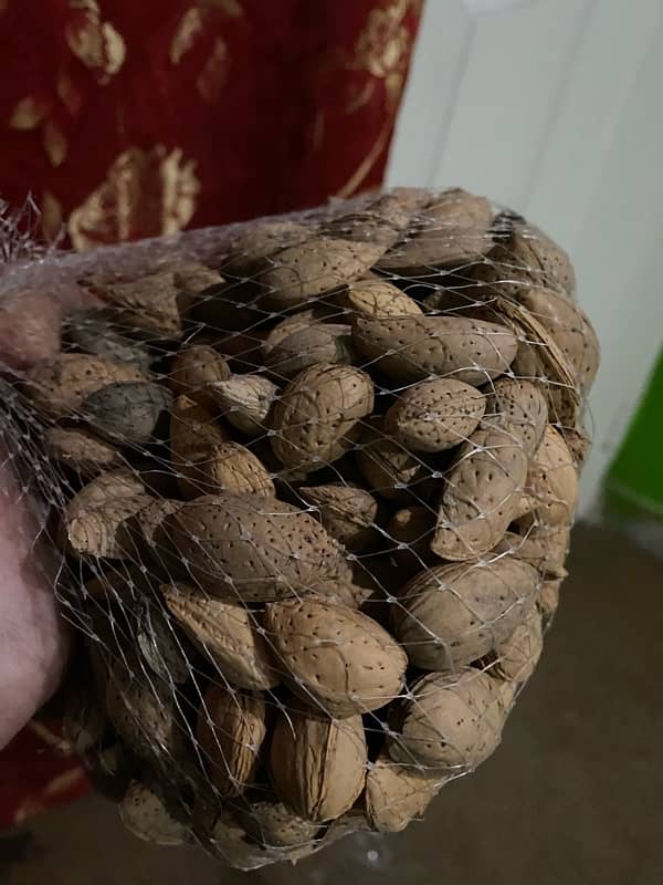 Dry fruit Almond (بادام) 3