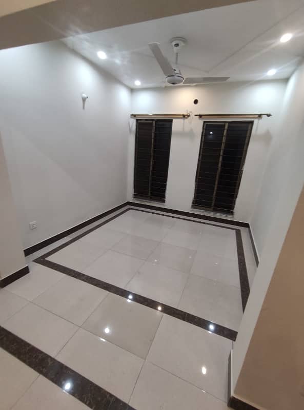 10 marla upper portion for rent 0