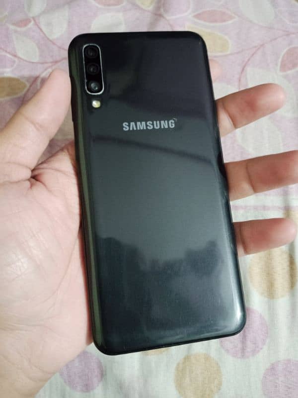 Samsung Galaxy A50 6/128 pta approved All okay with box. . 6