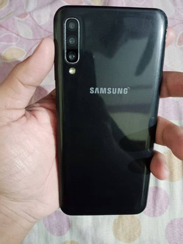 Samsung Galaxy A50 6/128 pta approved All okay with box. . 7