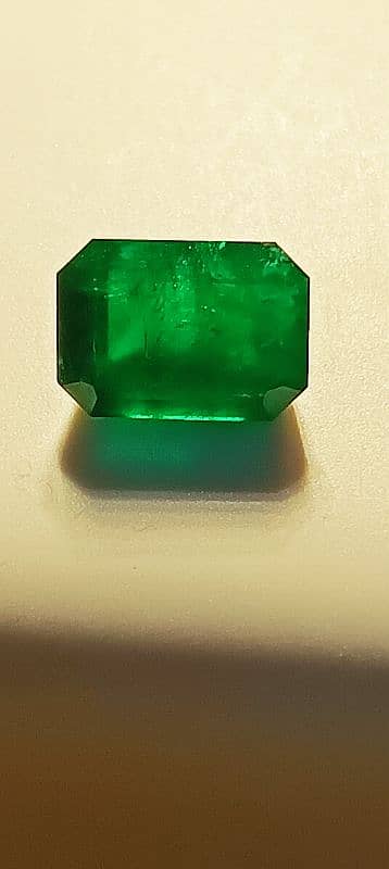 Natural Emeralds Swat (0.90 cents) 5