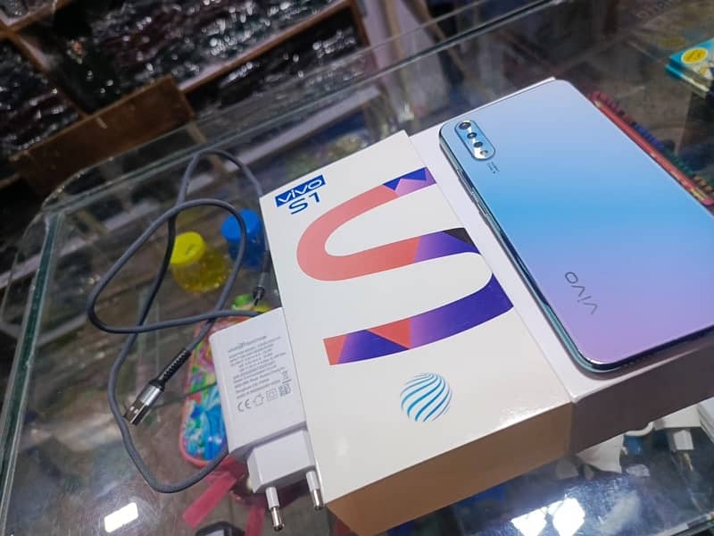 Vivo s1 . . 4/128 gb 0