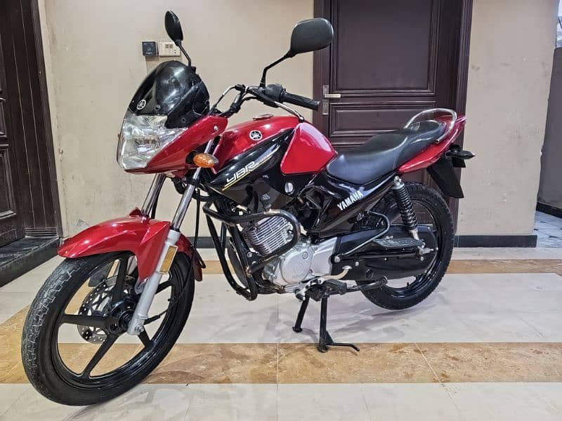 Yamaha YBR125 2020 golden number 2