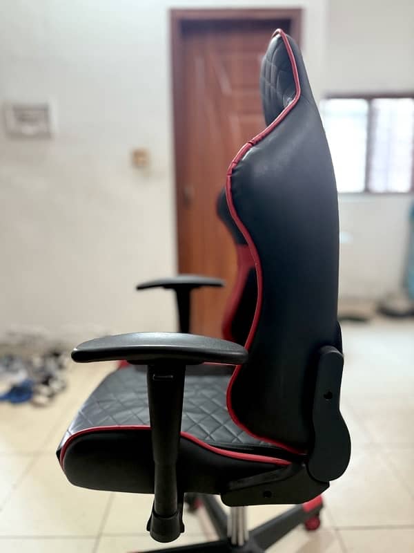 Gaming chair fully comfortable chair & High quality Chair, 1 month use 7