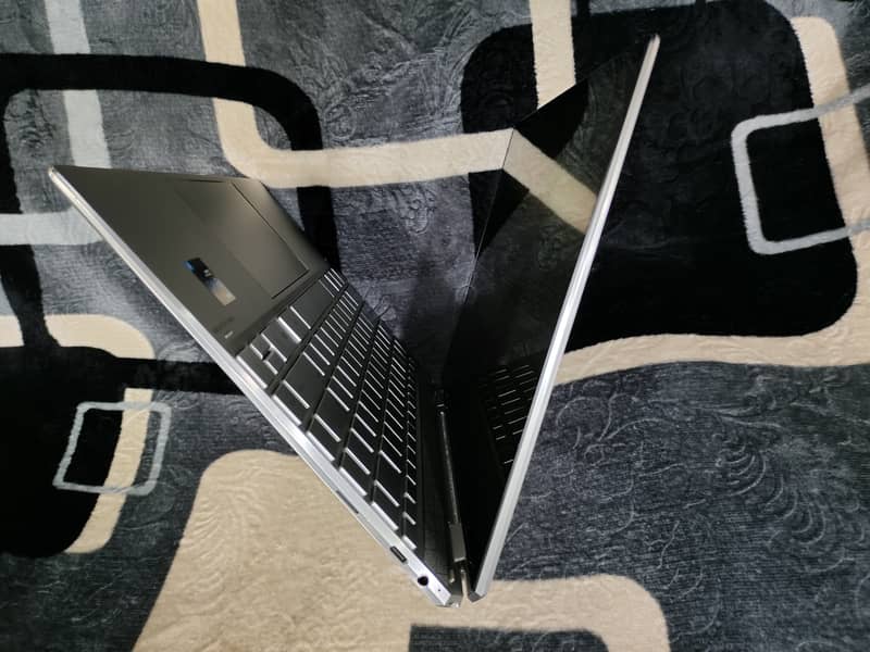 HP Spectre - Core i7-11 gen - 16gb/512gb - 3K+ OLED 4