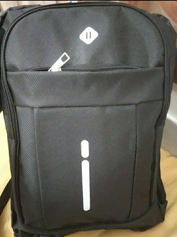 Deleivery is avalible laptop bag for Mens new condition low budget 3