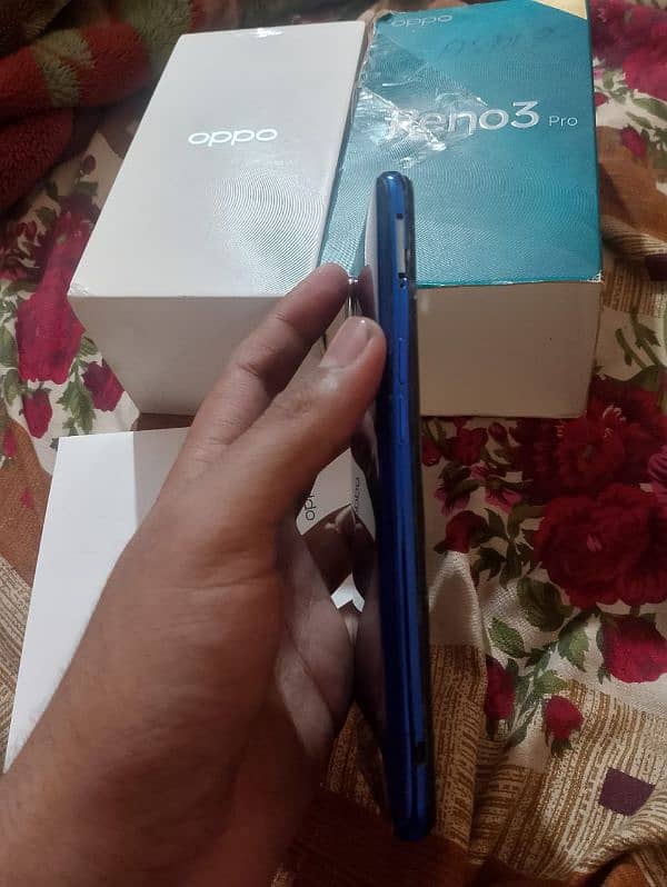 Oppo Reno 3pro 8/128 with box 3