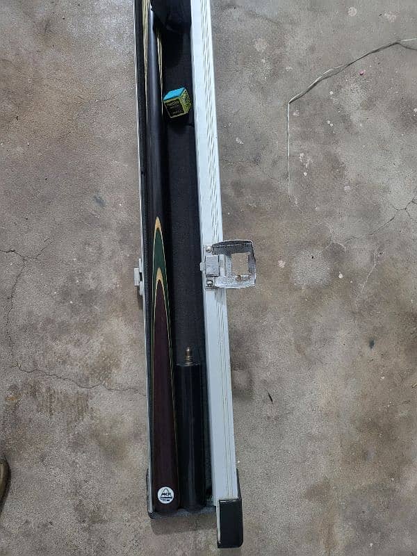 MKR Exclusive snooker cue 4