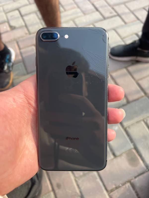 iPhone 8 Plus 4