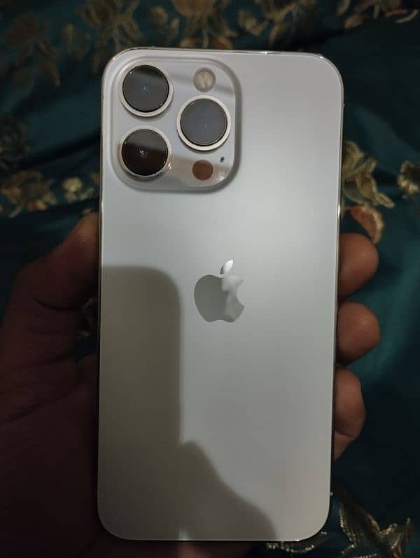 Apple iPhone 13 Pro 2