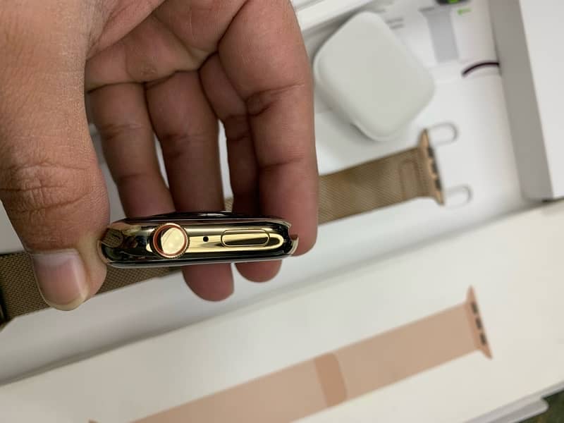 Apple watch Series 9 45MM Stainless steel GOLD 2