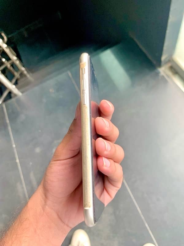 Iphone 11 non pta factory unlock lush condition 0