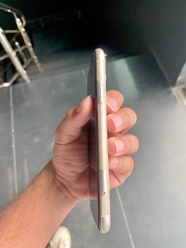 Iphone 11 non pta factory unlock lush condition 3